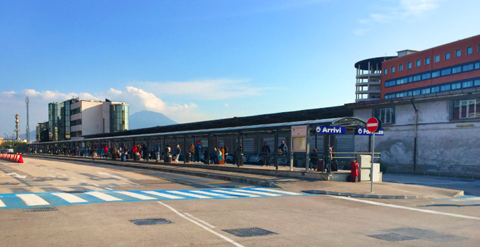 Неаполь центральный автовокзал Metropark