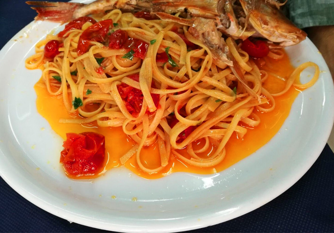 Неаполь La Taverna del Buongustaio Spaghetti