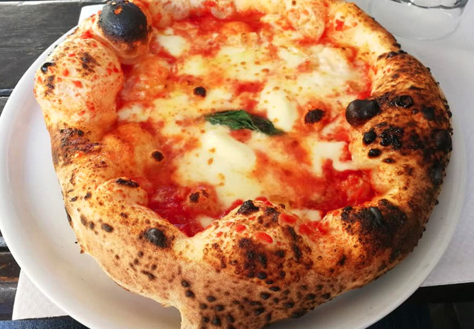 Неаполь Pizzeria Pizzaiuolo luciano Sorbillo Pizza