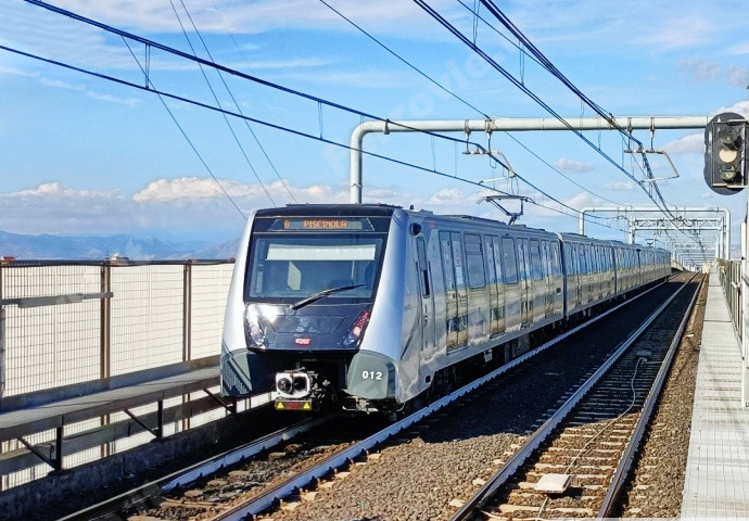 Метро 1 - Неаполь - новые поезда интернет