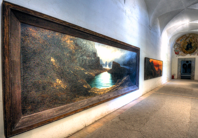 Сан-Джакомо Капри Чертоза картина в коридоре